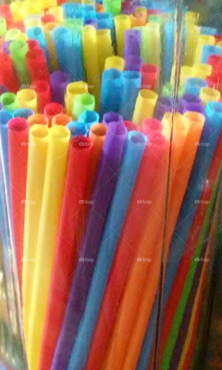 straws of many colors