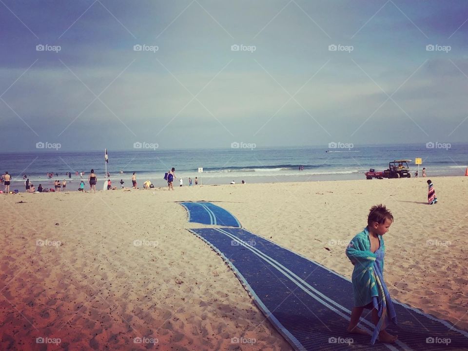 Sand yellow vs Sky blue