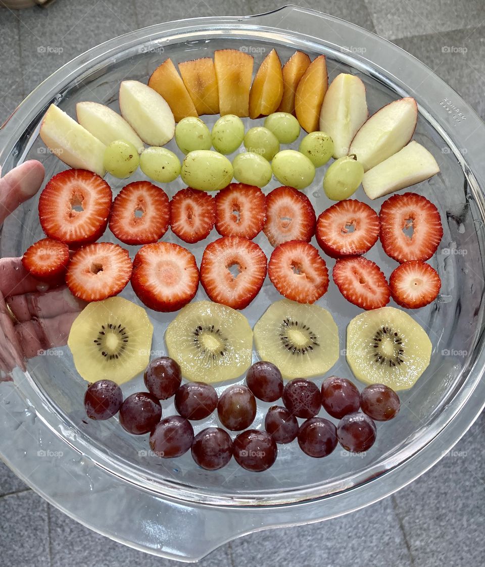 Ôba! Frutas frescas para uma vida saudável.
Troque o chocolate por algumas dessas delícias: ameixa, maçã, uva Thompson, morango, kiwi e uva Niágara.
Vale a pena saborear essas vitaminas e fibras!