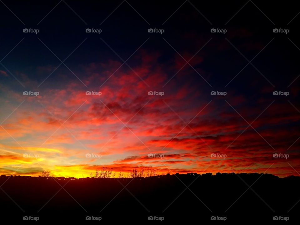 El sangrado de un cielo desgarrado.