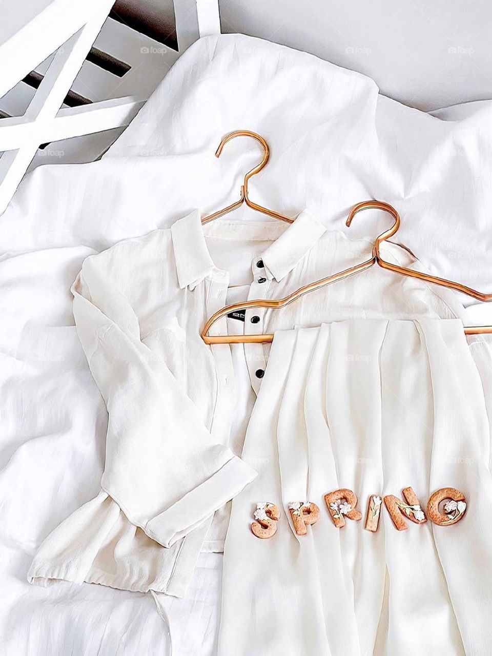 Spring is here. Beautiful spring with the smell of rain, the smell of greenery, the smell of soil Branches washed by gentle rain Blue sky, green willow leaves,The scent of daffodils, the joy of happy swallows is here and I am the daughter of spring.