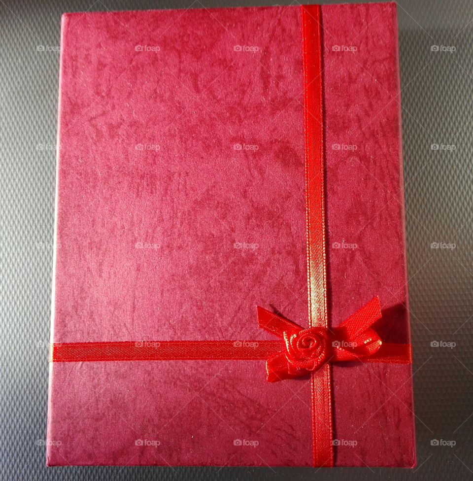 red gift pack