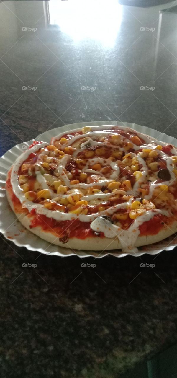 pizza lover's🍕❤️. who is your pizza partner?