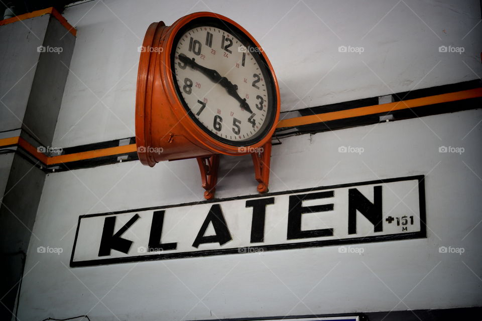 clock in the station of klaten