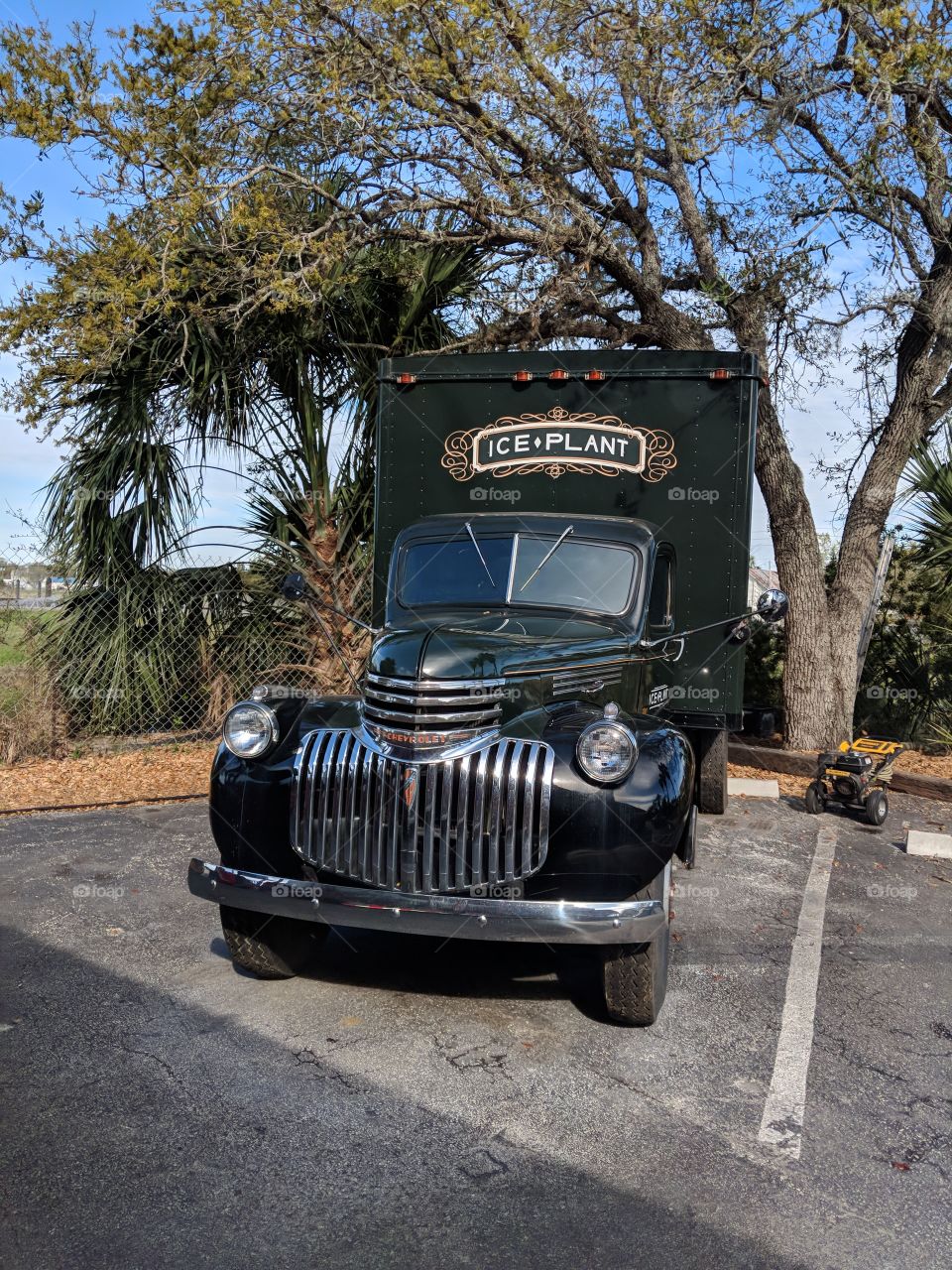 Old time delivery truck