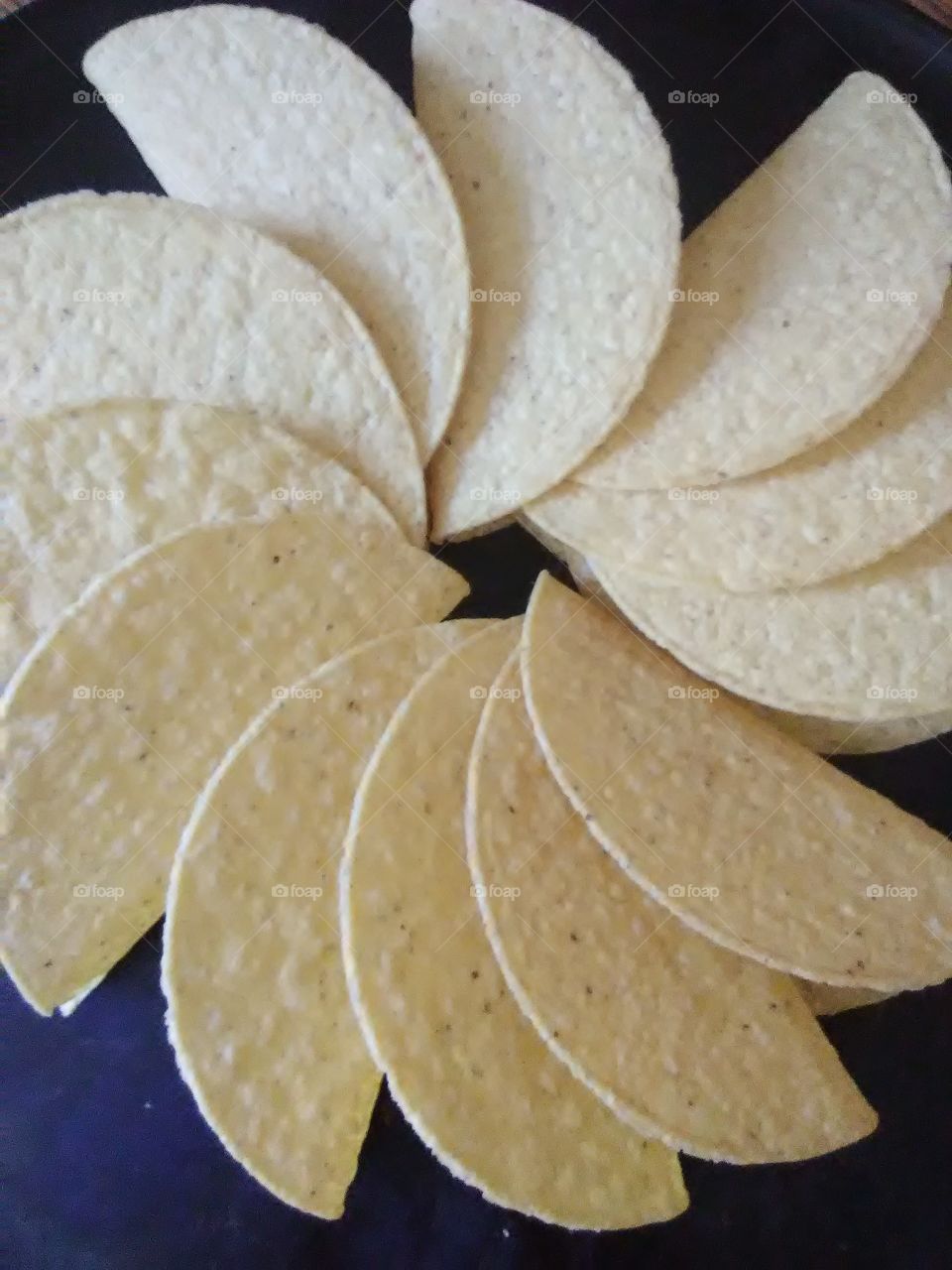 loving how these taco shells fan out to a beautiful geometric flower.