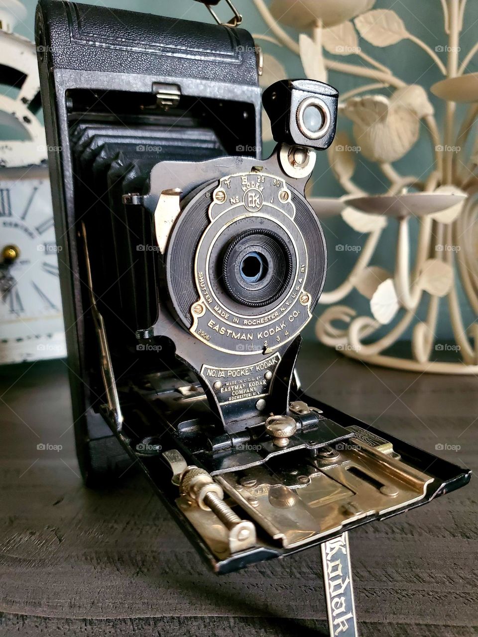 A very well preserved Eastman Kodak camera adds a nice touch to a den