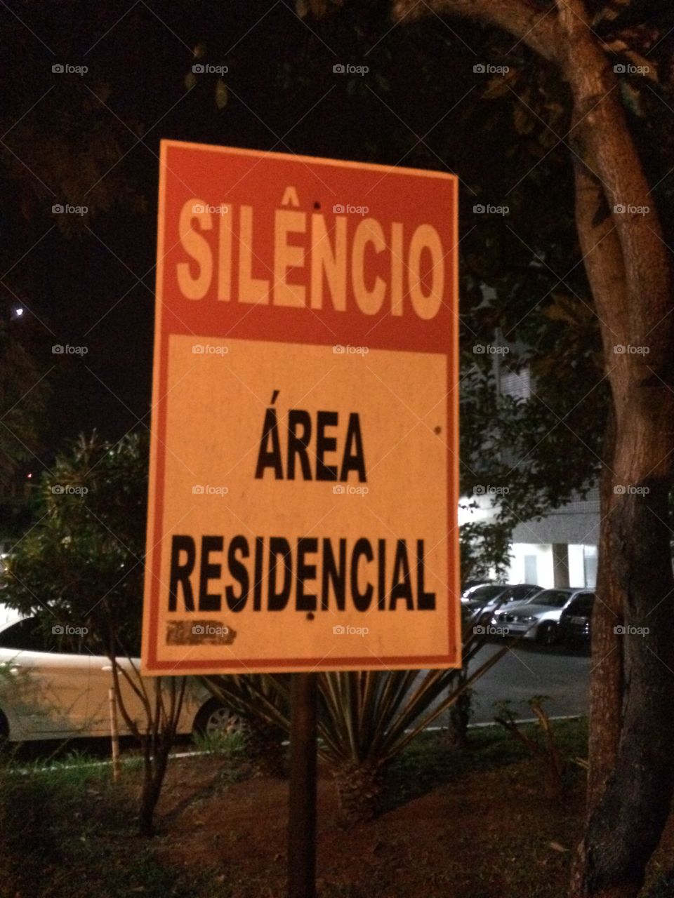 Silence!. Brasília, Brasil 