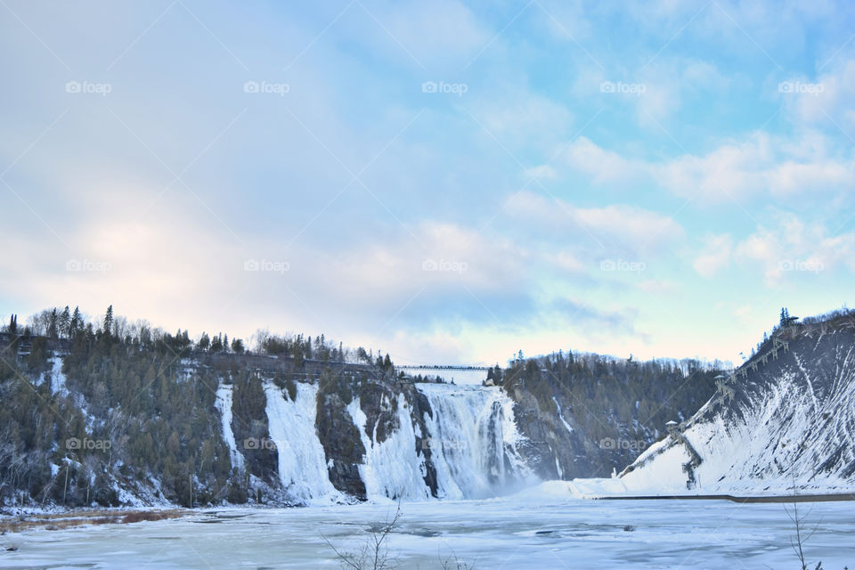 Winter land and the icy landscape. It’s the magic of the beautiful nautre in Quebec :)