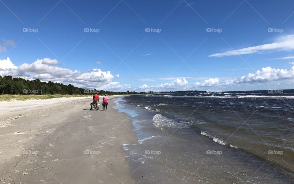 Social distance at the beach