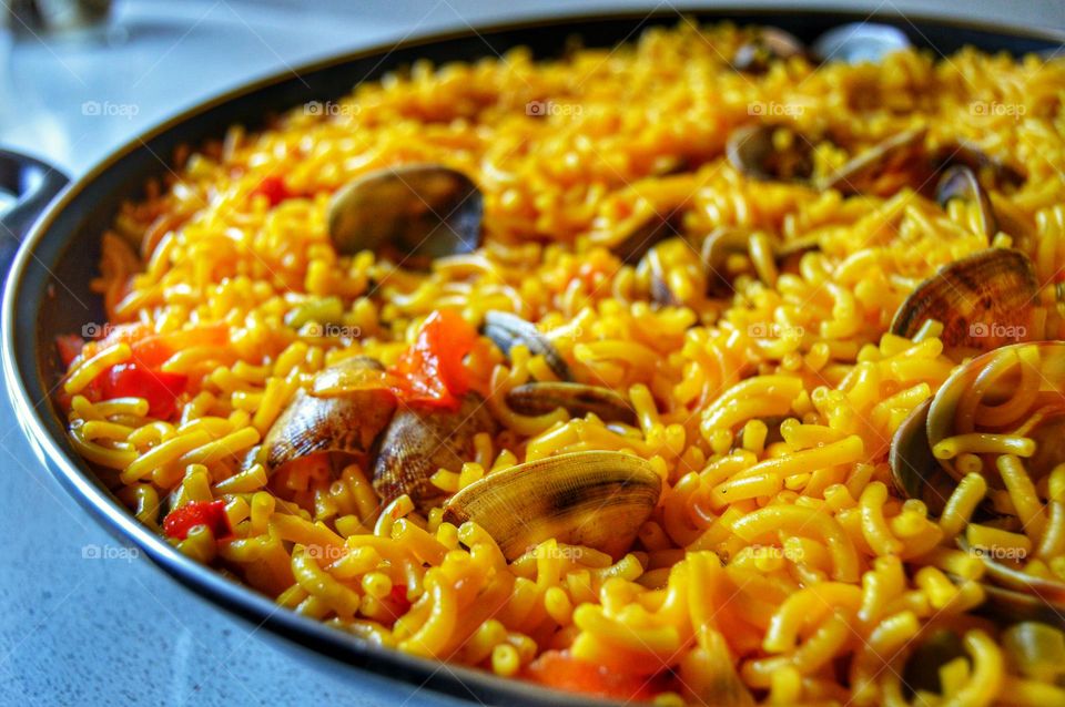 Noodle paella (fideuá)