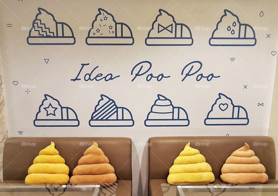 Modern Toilet Restaueant in Tai