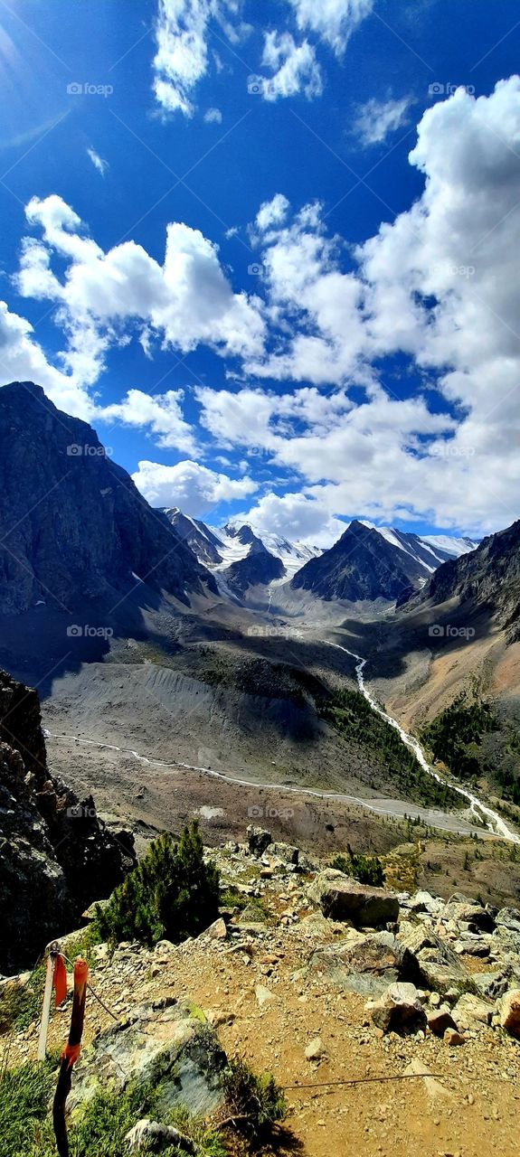 The mountains.  Glacier.  Actru.