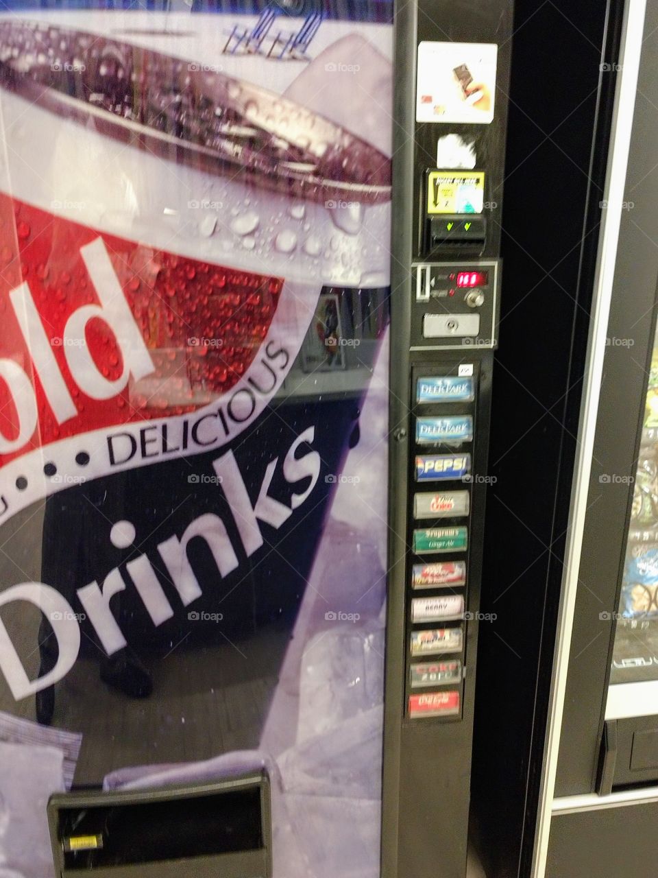 Beverage vending machine