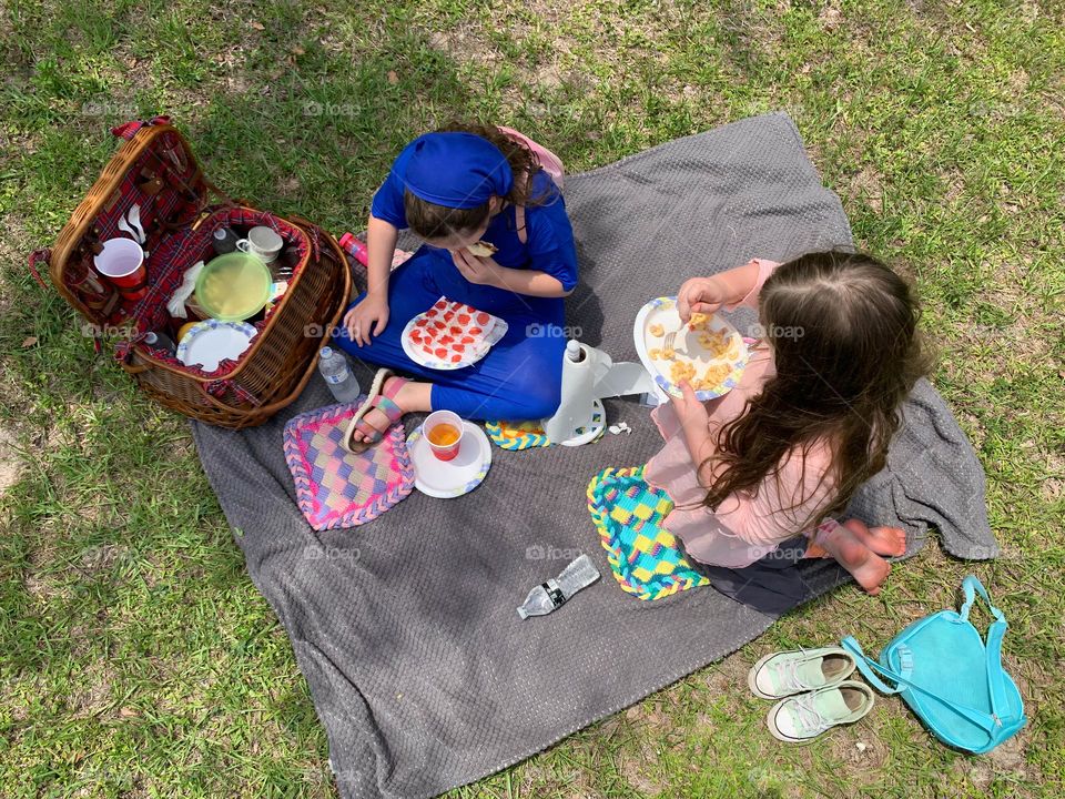 Picnic Basket Opened Up With Food And Items Needed For The Picnic Meal As A Family With Our Girls Excited To To Eat And Enjoy In The Urban Nature.