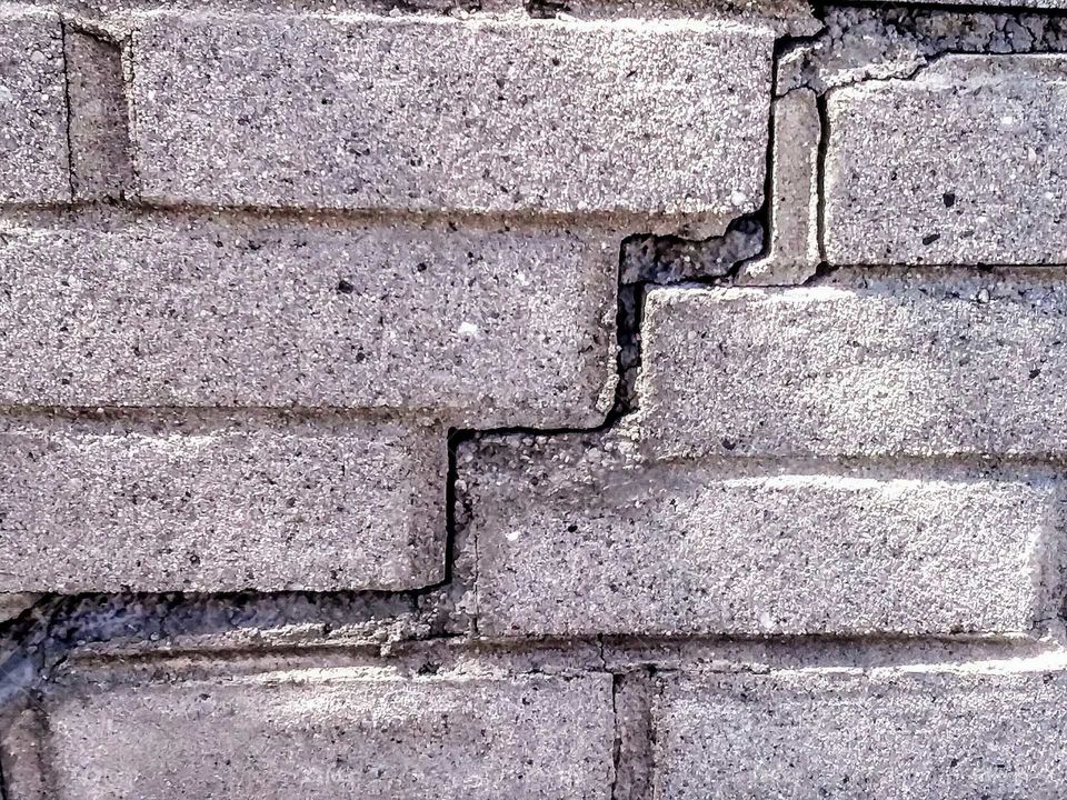 Fissure in Concrete