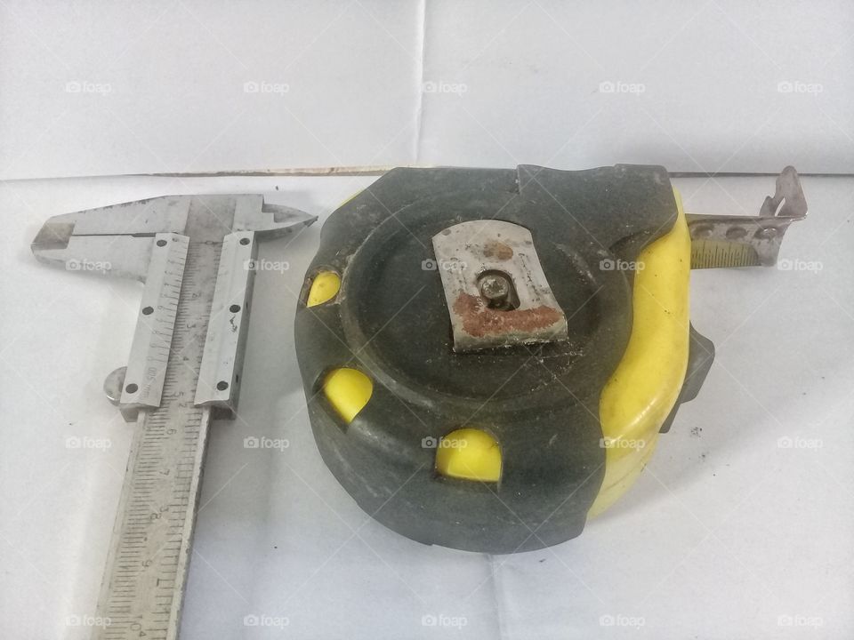 These two measuring devices are widely used for various fields to measuring