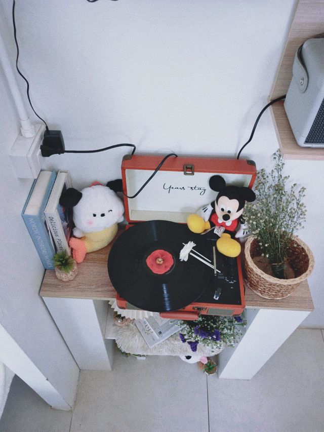Antique phonograph.