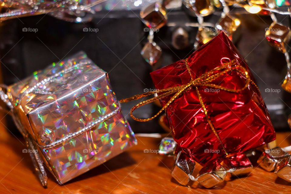 Sparkling gift boxes