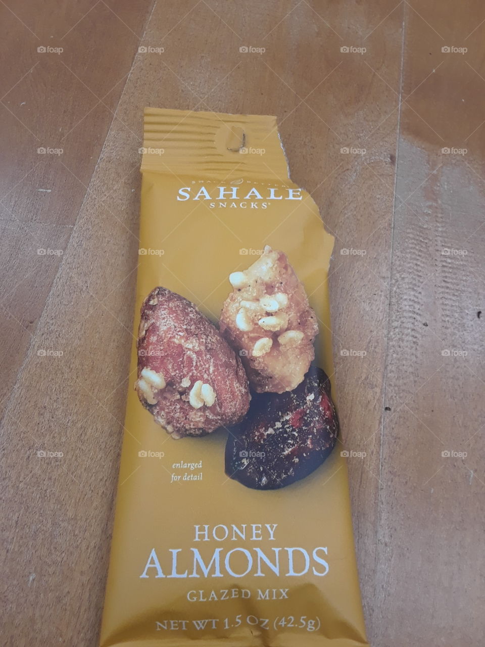 sweet and great flavor of honey almonds. after dinner snack to go with a comedy movie.Terrific snack for life.healthy living.prraching the healthy connection and emotion .