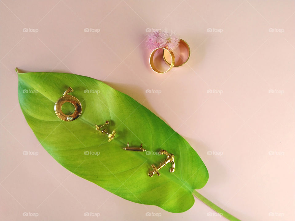 Best flat lays of gold jewellery and simple  background