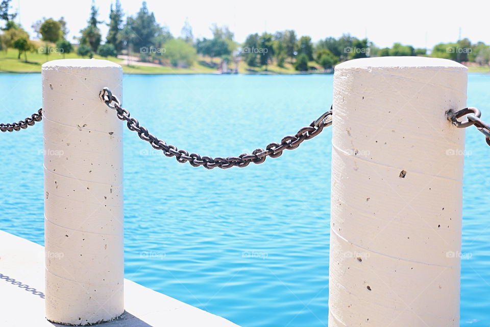 Chain barrier for water