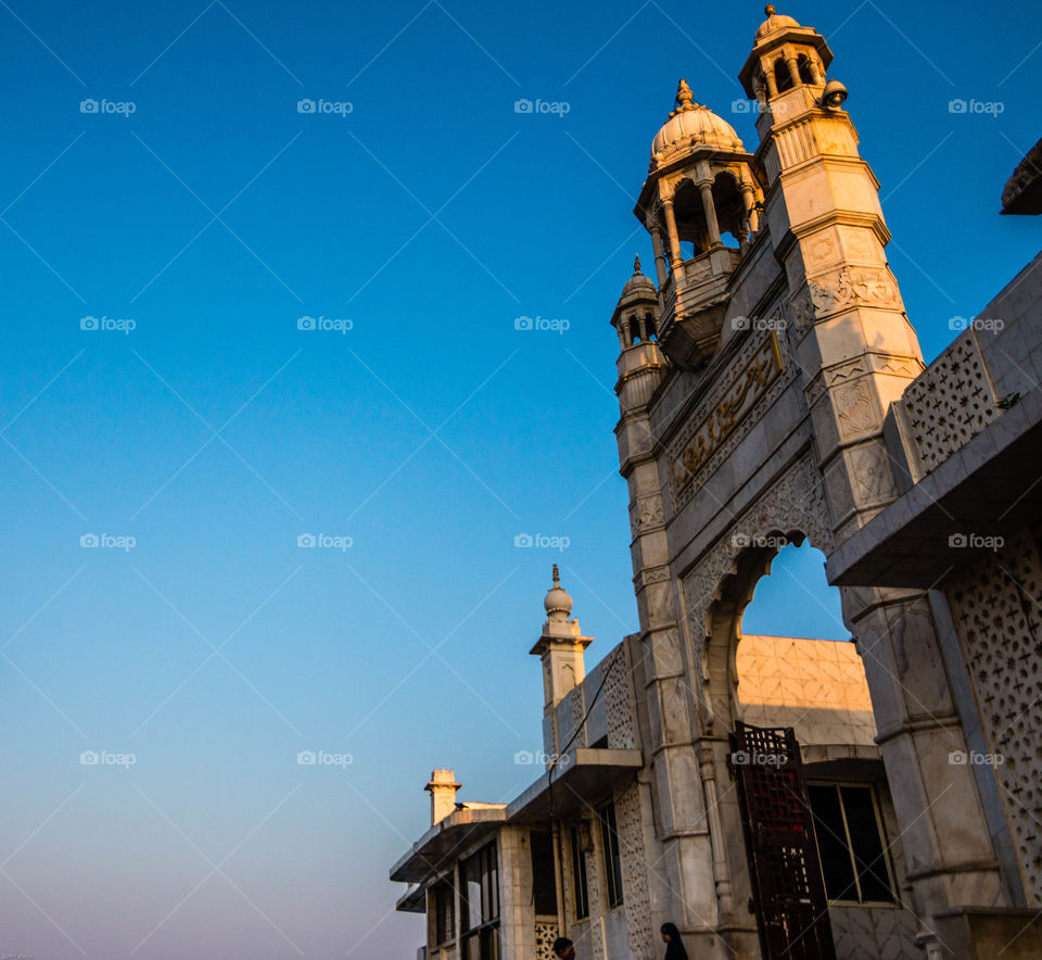 The beautiful and serene architecture of Haji Ali Dargah , Mumbai, India