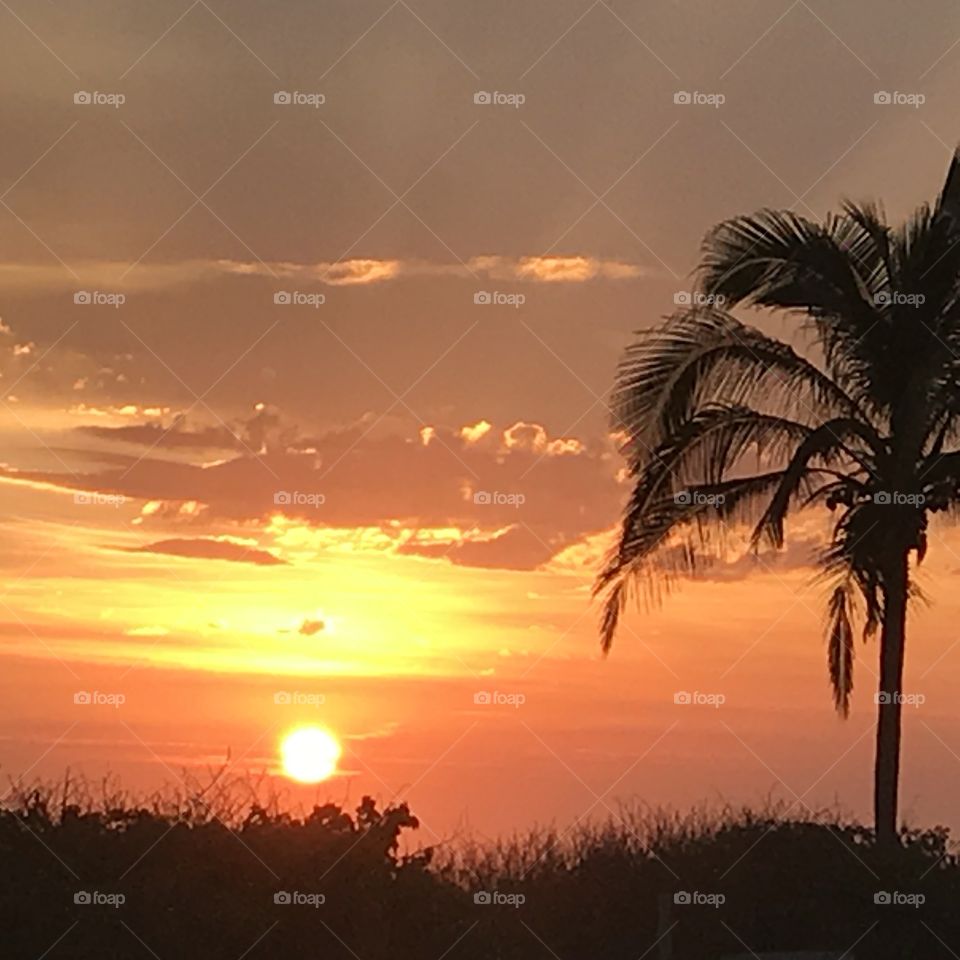 Sunset at Barra da Tijuca
December, 15-2017
Rio Brazil 
19:27hour