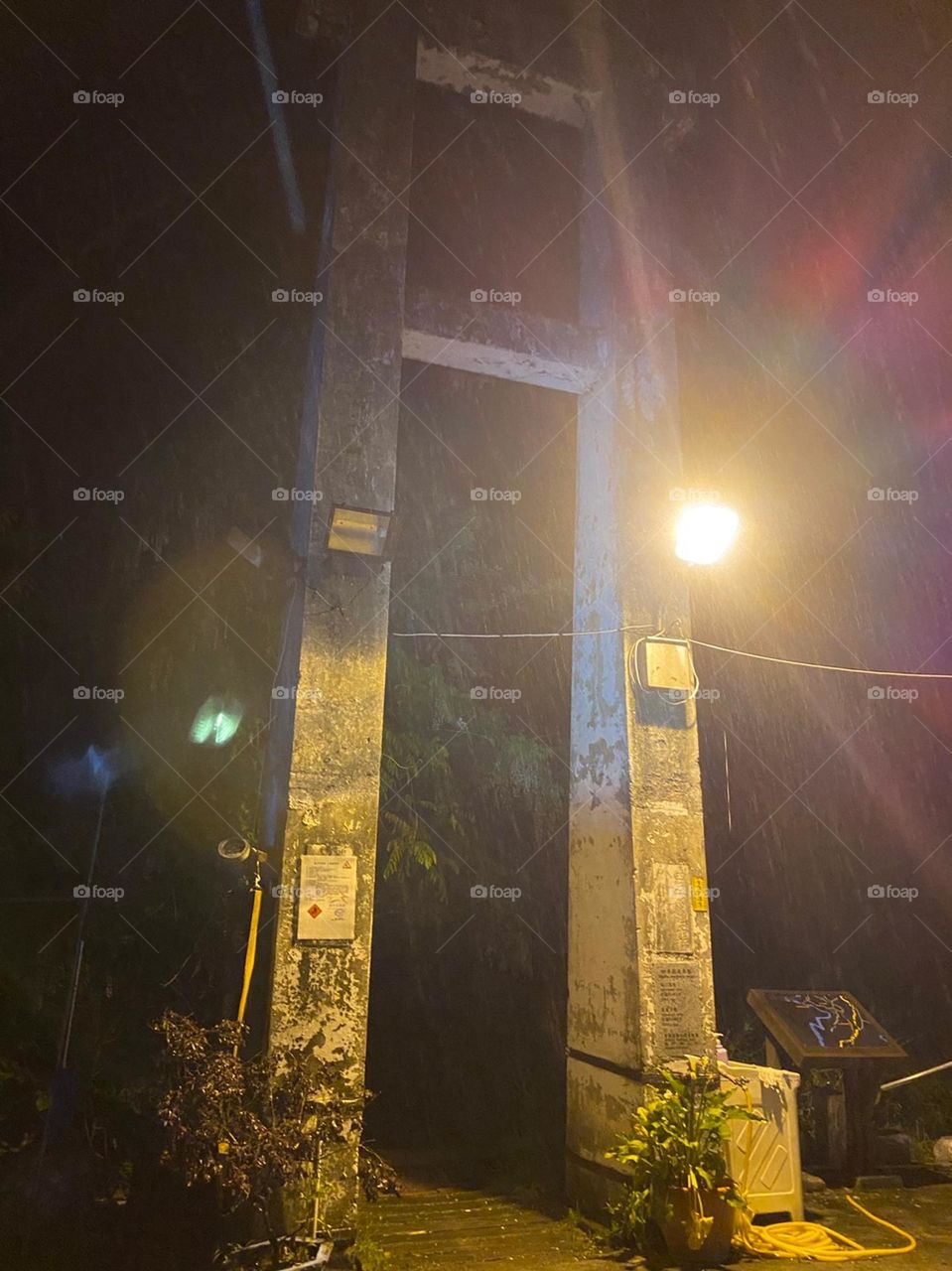 The entrance before hiking in the dawn