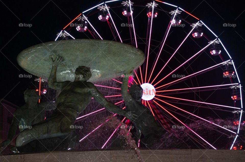 fountain and ferris wheel in LA valletta