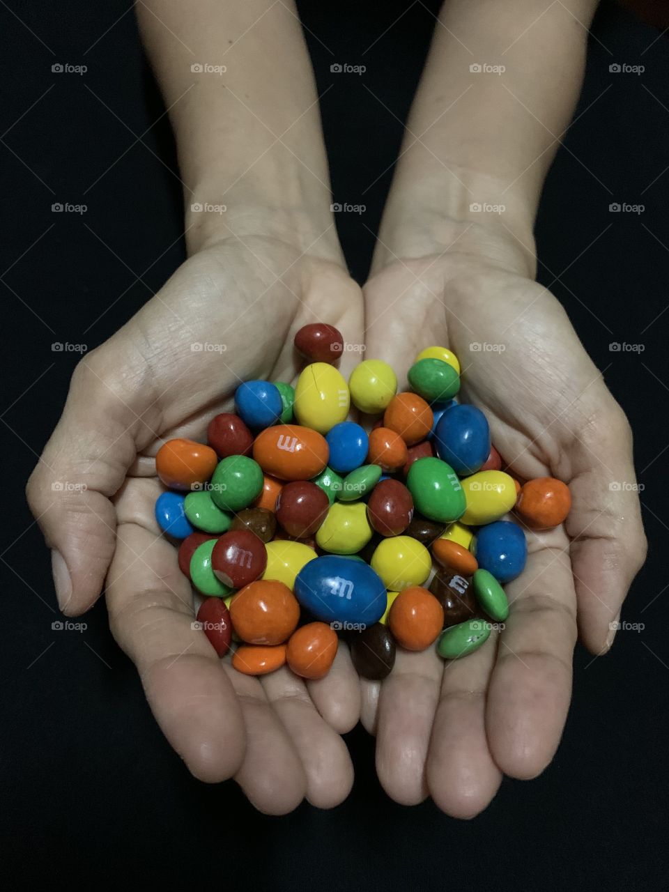 Melts in the mouth, does not melt in the hands....