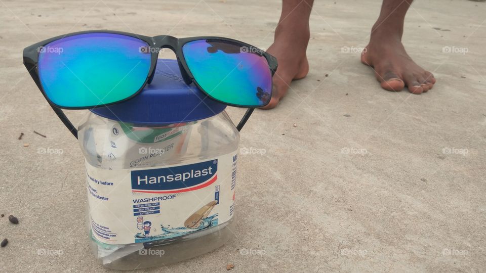 Take care of your feet with Hansaplast!