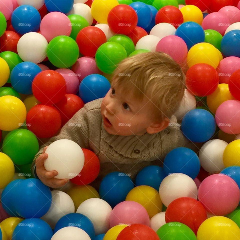 Floris in the ball pit