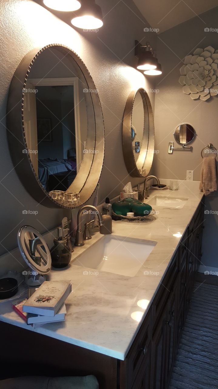 time to clean up.  sparkling clean sinks