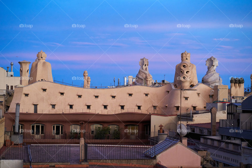 Terrados del ensanche de Barcelona y Chimeneas de la Casa Mila
