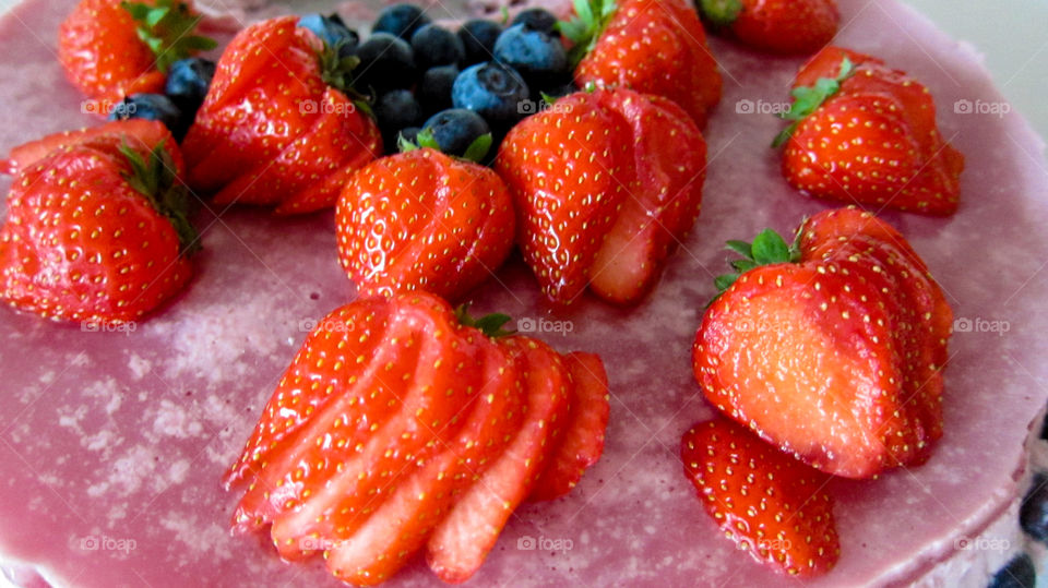 Strawberry cake. Cake with strawberries topping