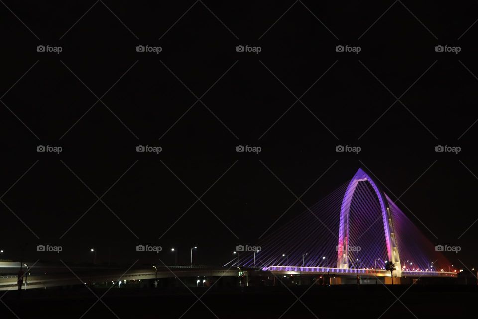 "Ke'an Aiqin Bridge" is a connecting bridge connecting Taichung's Zhongke Park and Shuinan. It is currently the highest cable-stayed bridge in the central part. The bridge looks like a harp