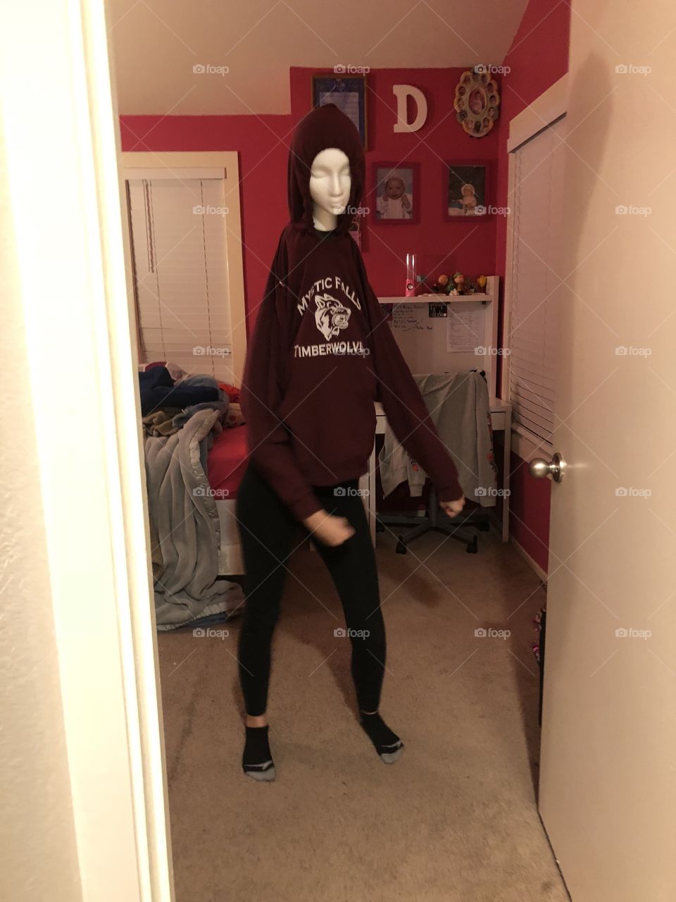 Dancing mannequin head