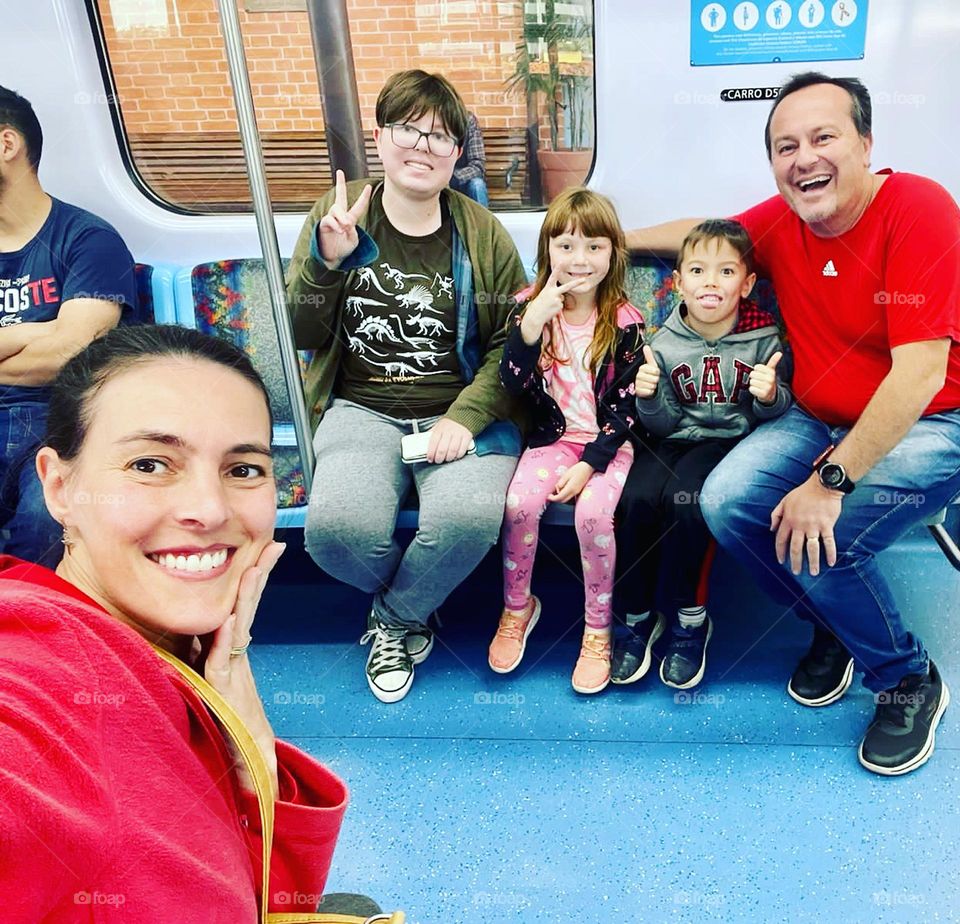 Família: o bem maior que há!
Como não me sentir amado com essas pessoas incríveis?
❤️
#family #smile #sorrisos