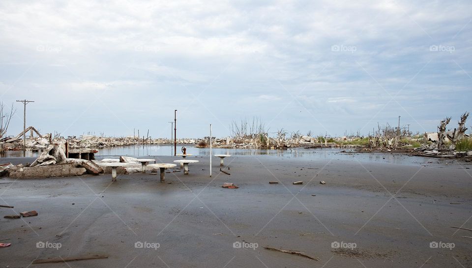 Destruction of a small town by flood 