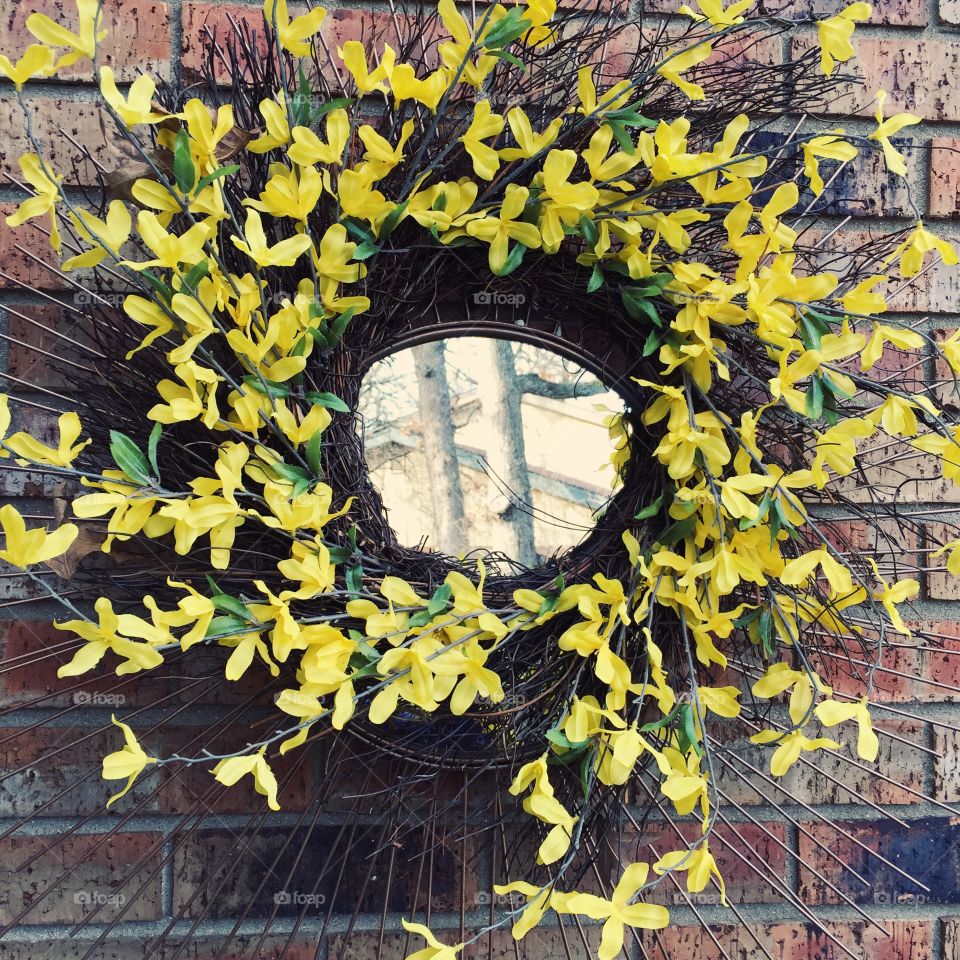 Beautiful wreath . Yellow flowers 