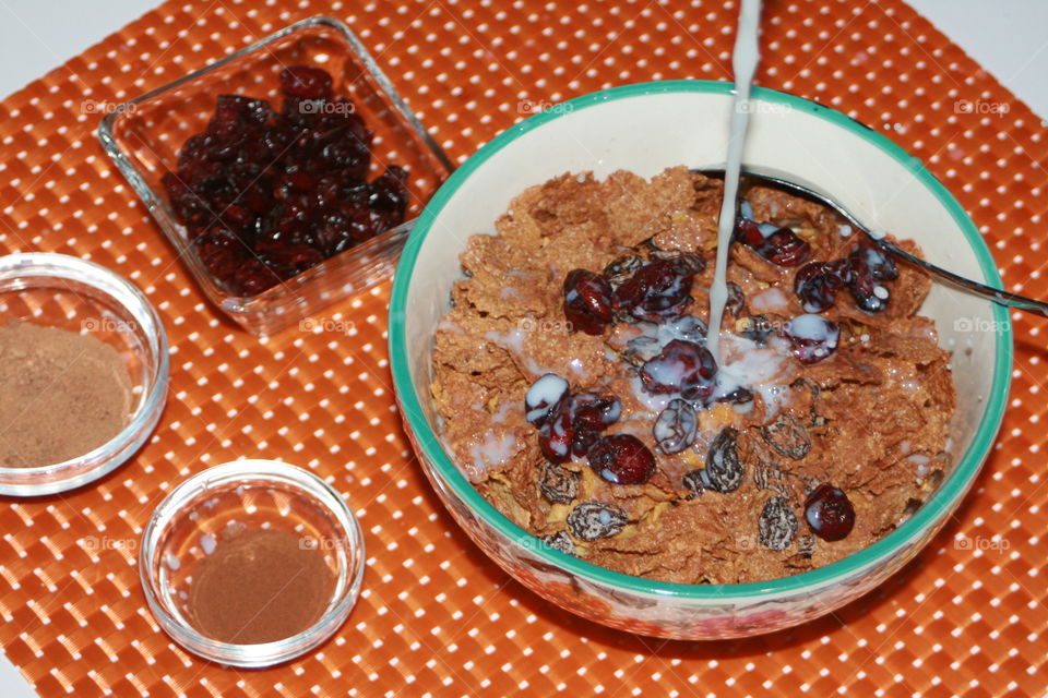 Cereal with Raisins 