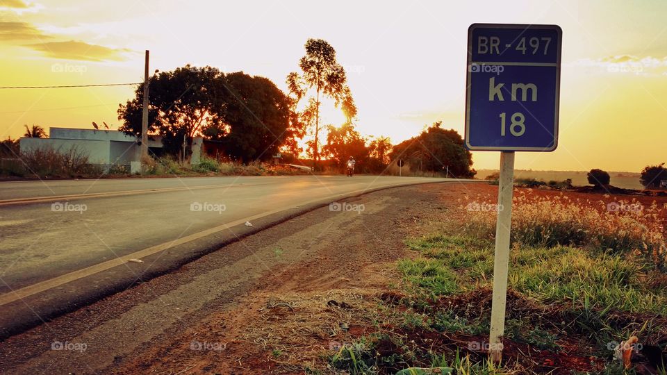 BR, placa em rodovia.