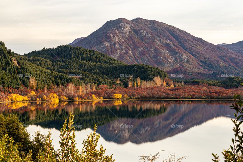 otoño en lago Machonico, ruta de los 7 lagos