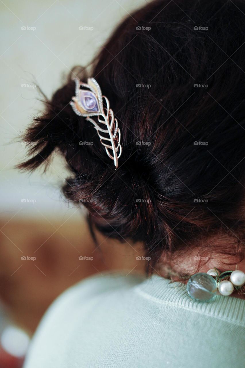 Peacock hair pin