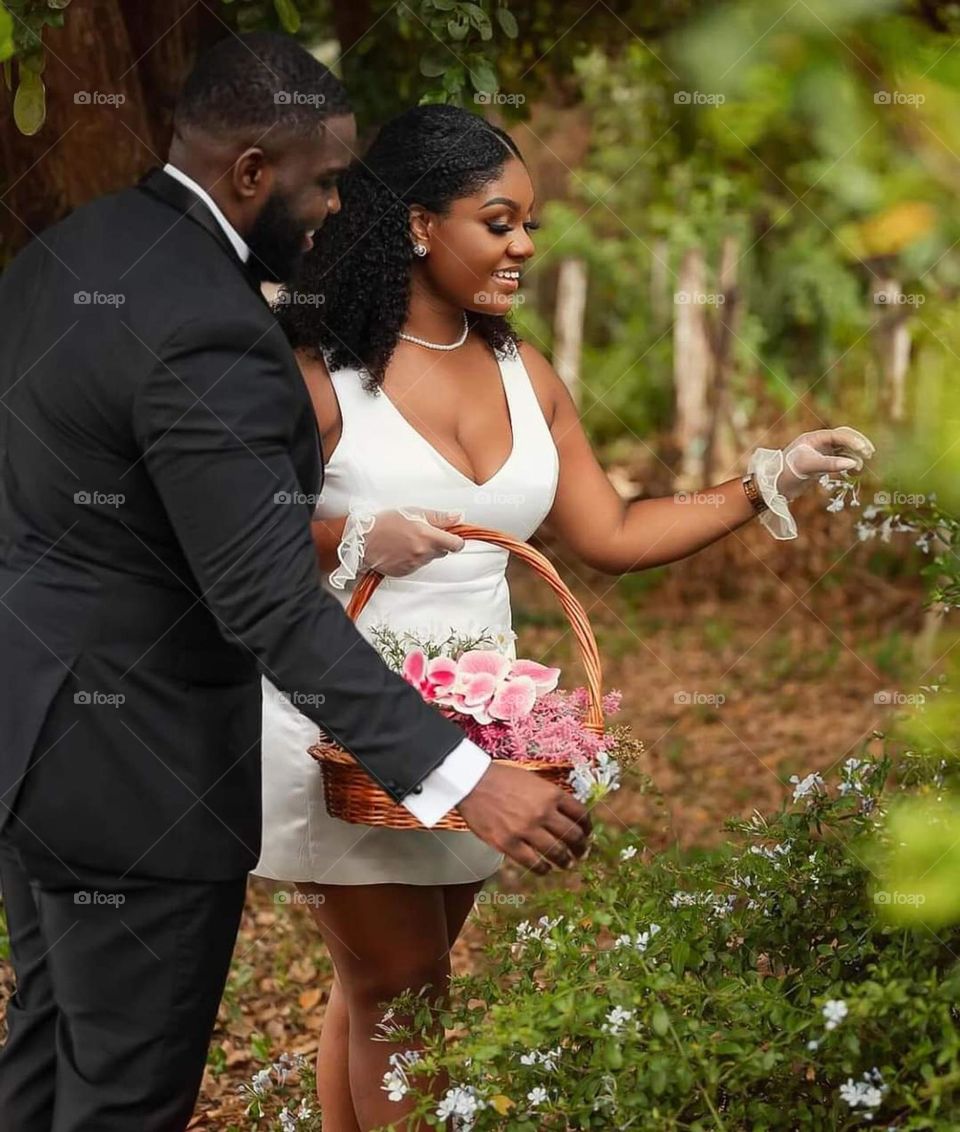 She can love you tomorrow like she loved you today, she can keep your heart gazing but she's yours if she stays. That what it feels like to love a woman.