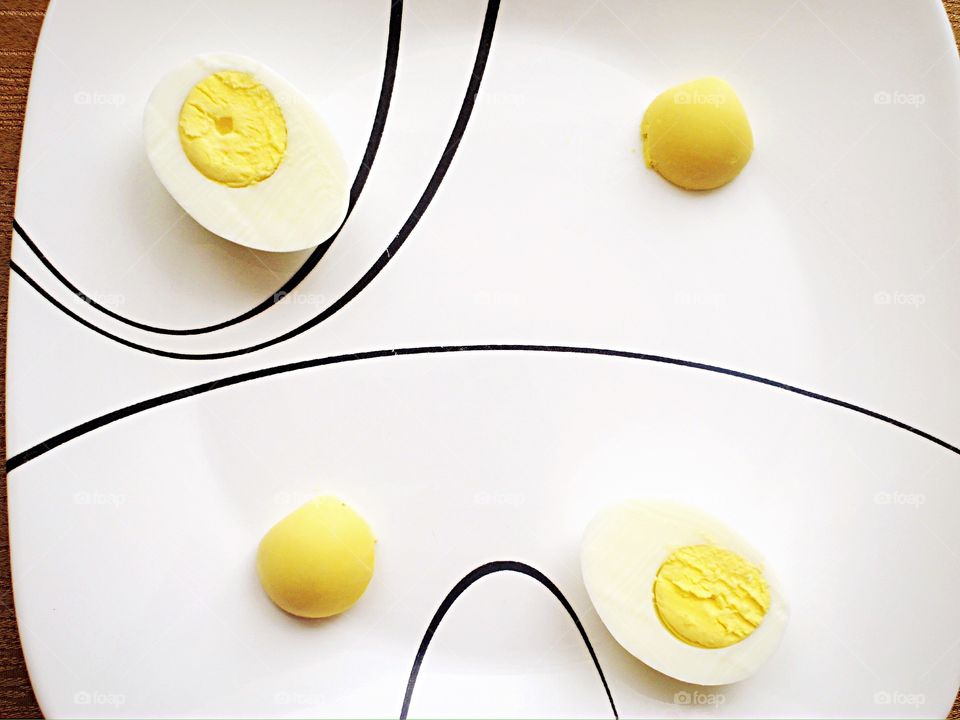 Boiled eggs and yolks 