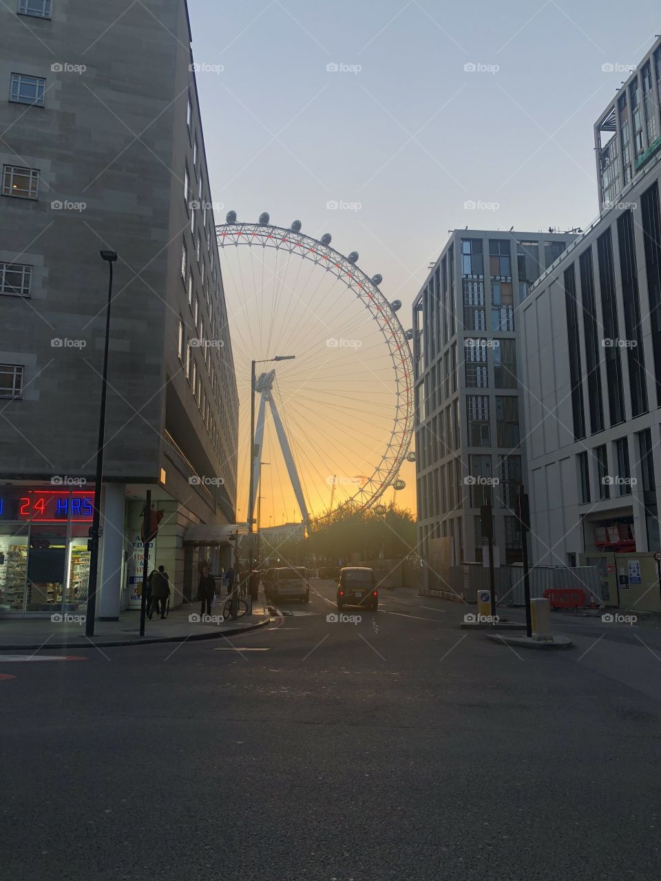 The London Eye at dusk 