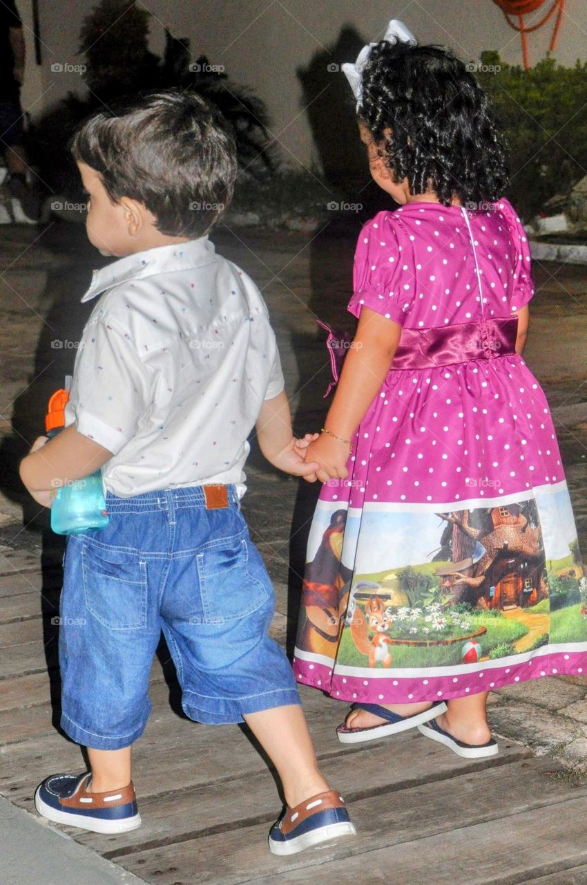 Amor de primos, caminhando de mãos dadas