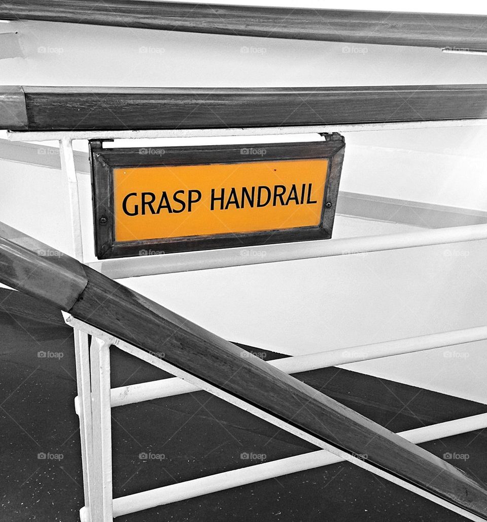 Grasp handrail